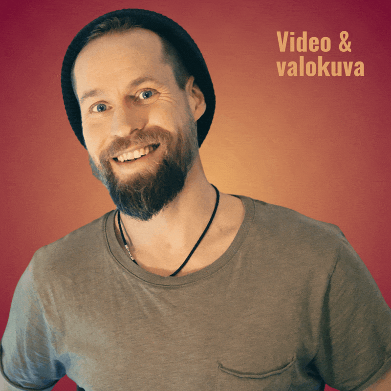 Iisakki Kennilä, ohjaaja ja kuvaaja. Kuvan päällä looppaava Video & valokuva -palvelun animaatiosymboli.