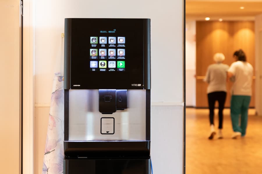 Máquina de café vending en centro de personas mayores