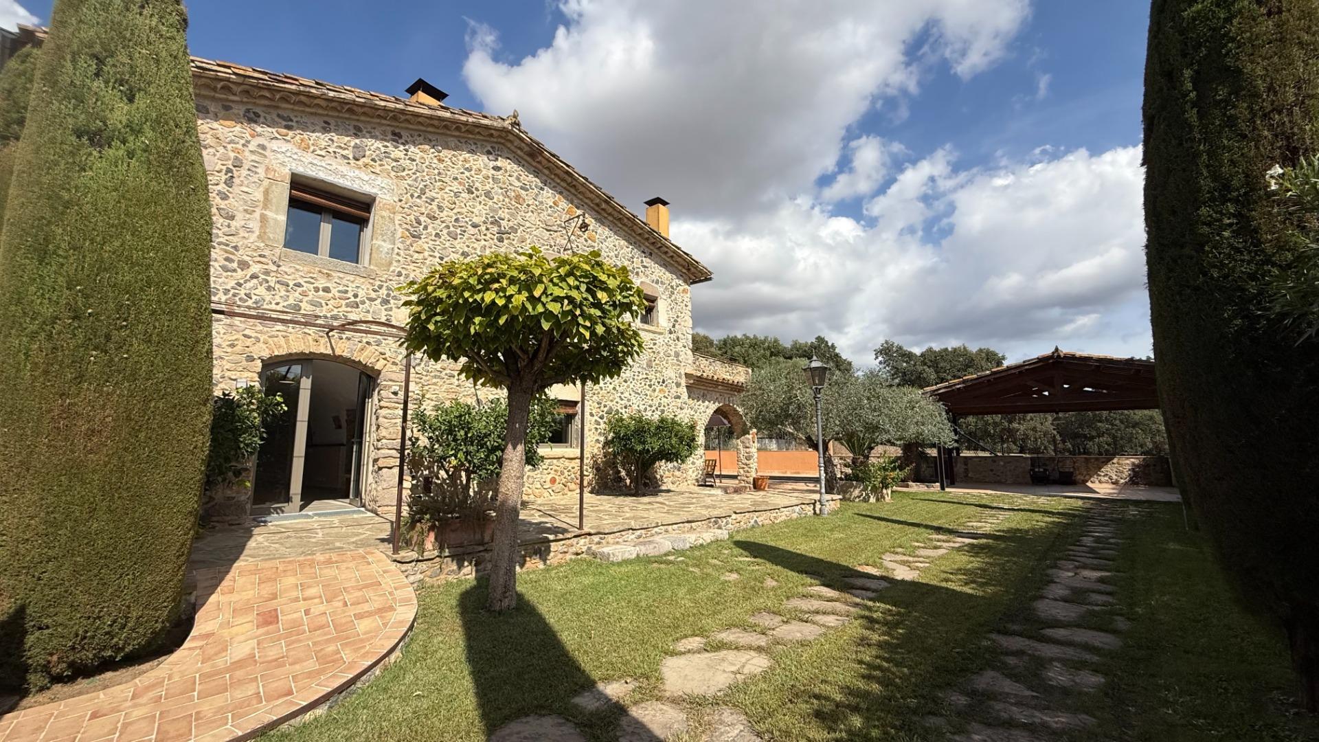 Property Gallery Main Image