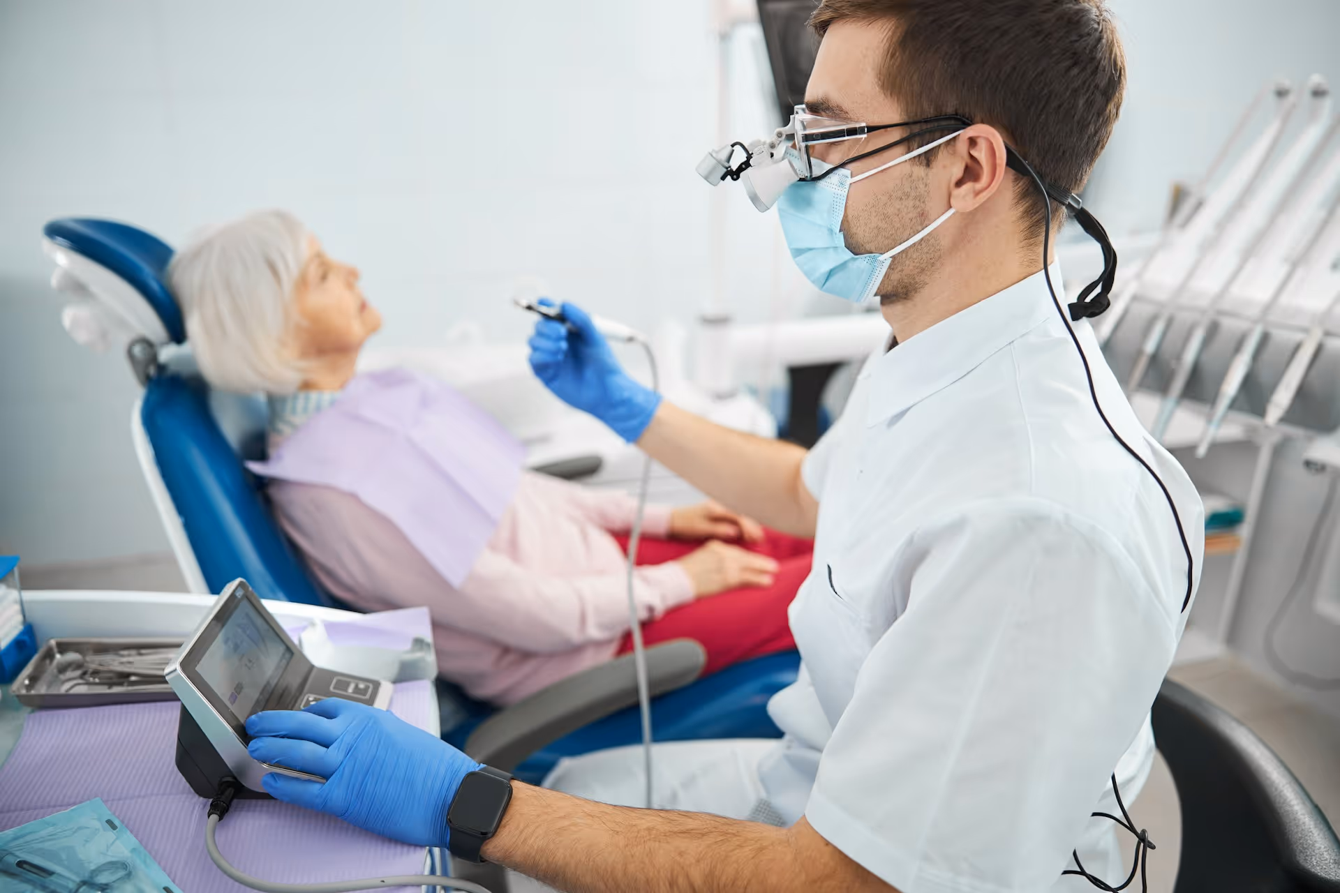 Implant Retained Dentures in The Villages: A Guide
