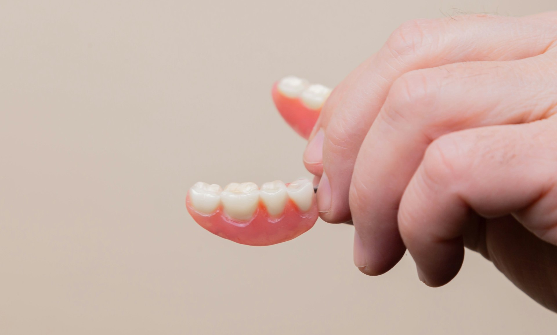 Choosing Between Partial and Full Dentures: Which Is Right for You?