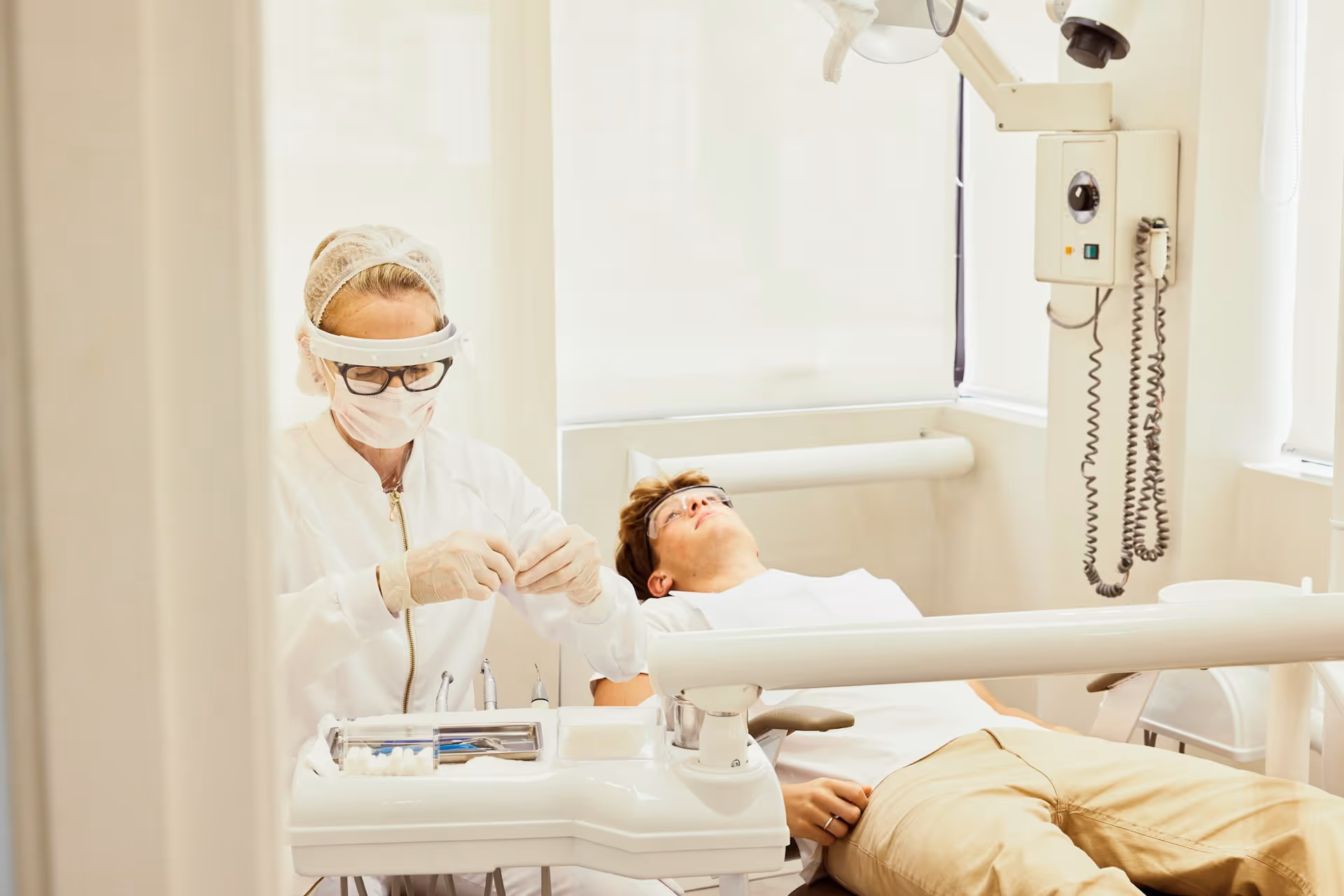 When to Call for Emergency Dental Care vs. Waiting for an Appointment