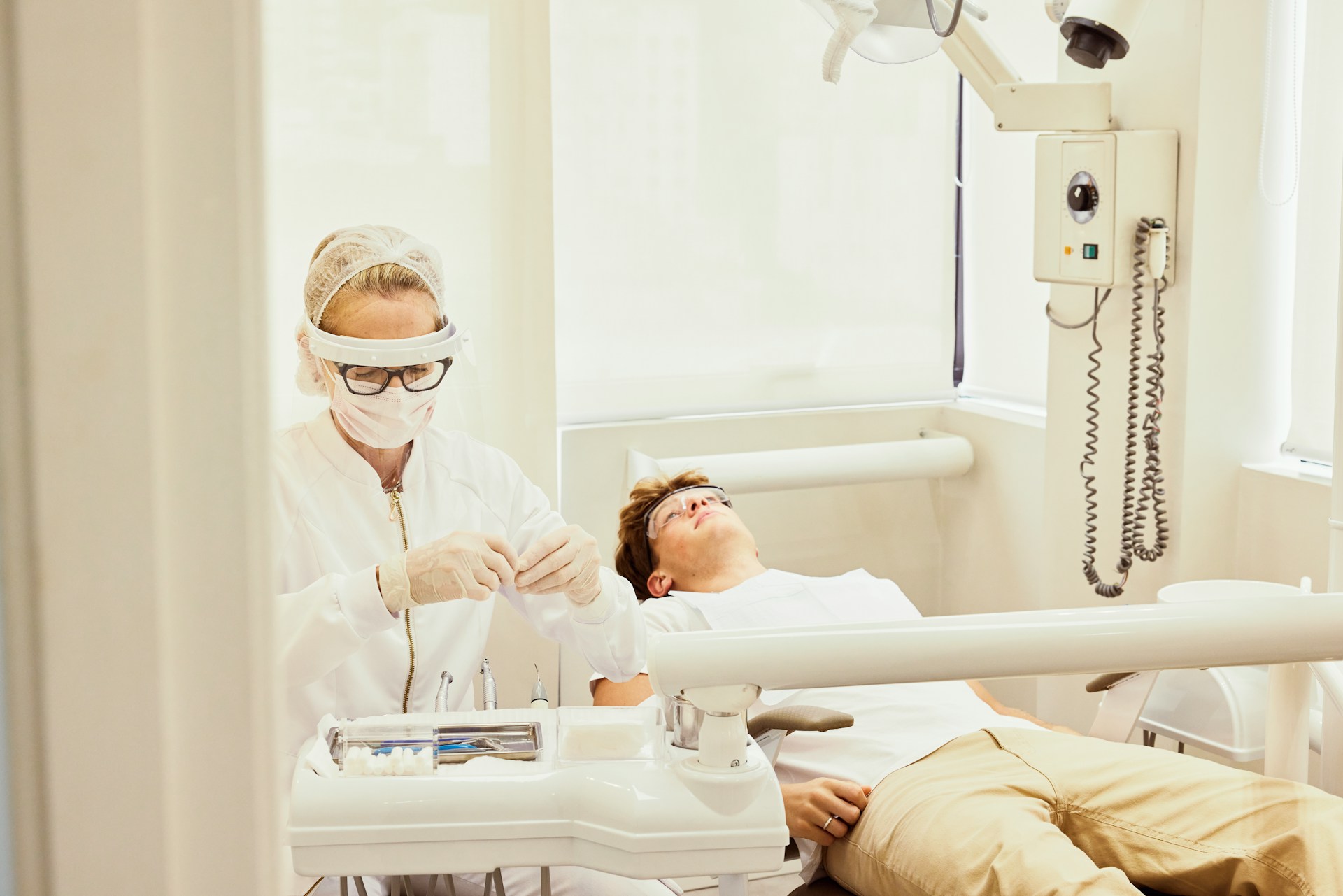 When to Call for Emergency Dental Care vs. Waiting for an Appointment