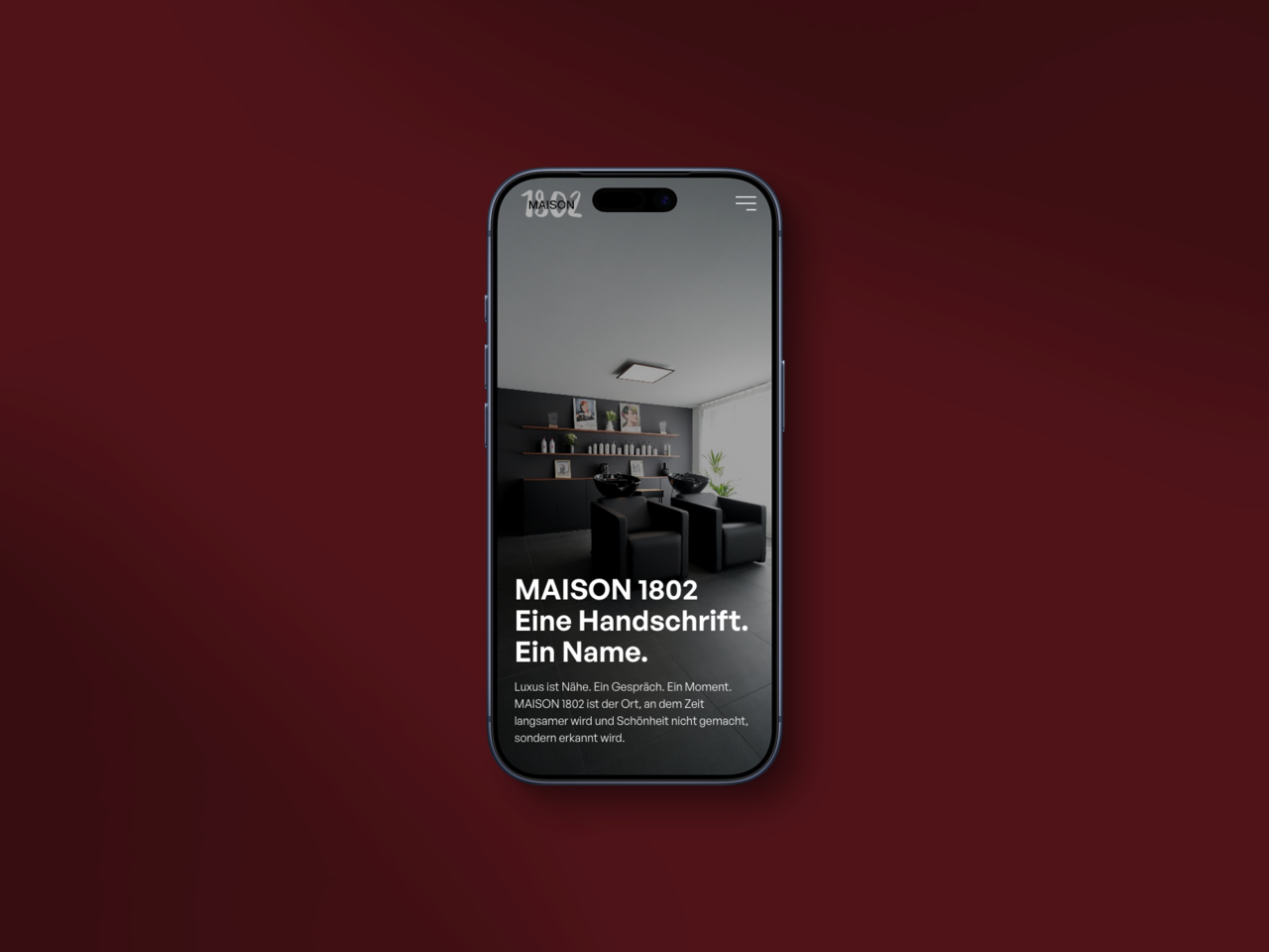 Startseite der Maison1802 Webseite auf einem iPhone dargestellt