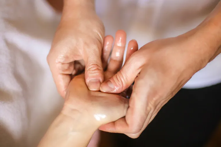Release Stubborn Knots by Working Key Hand Pressure Points