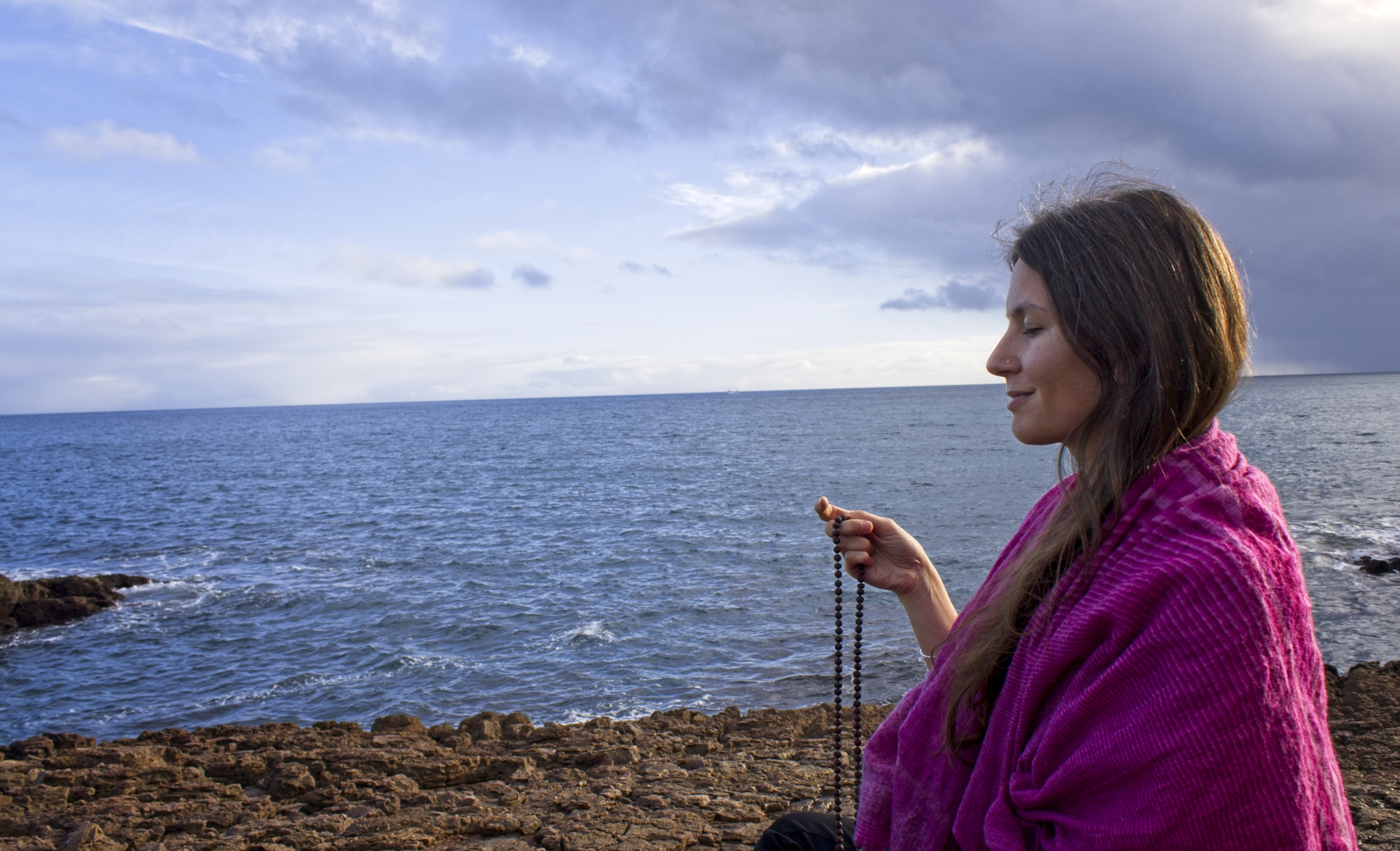 Sacred Sounds — Sanskrit mantra chanting and Vedic recitation practice with Simona Apsarā