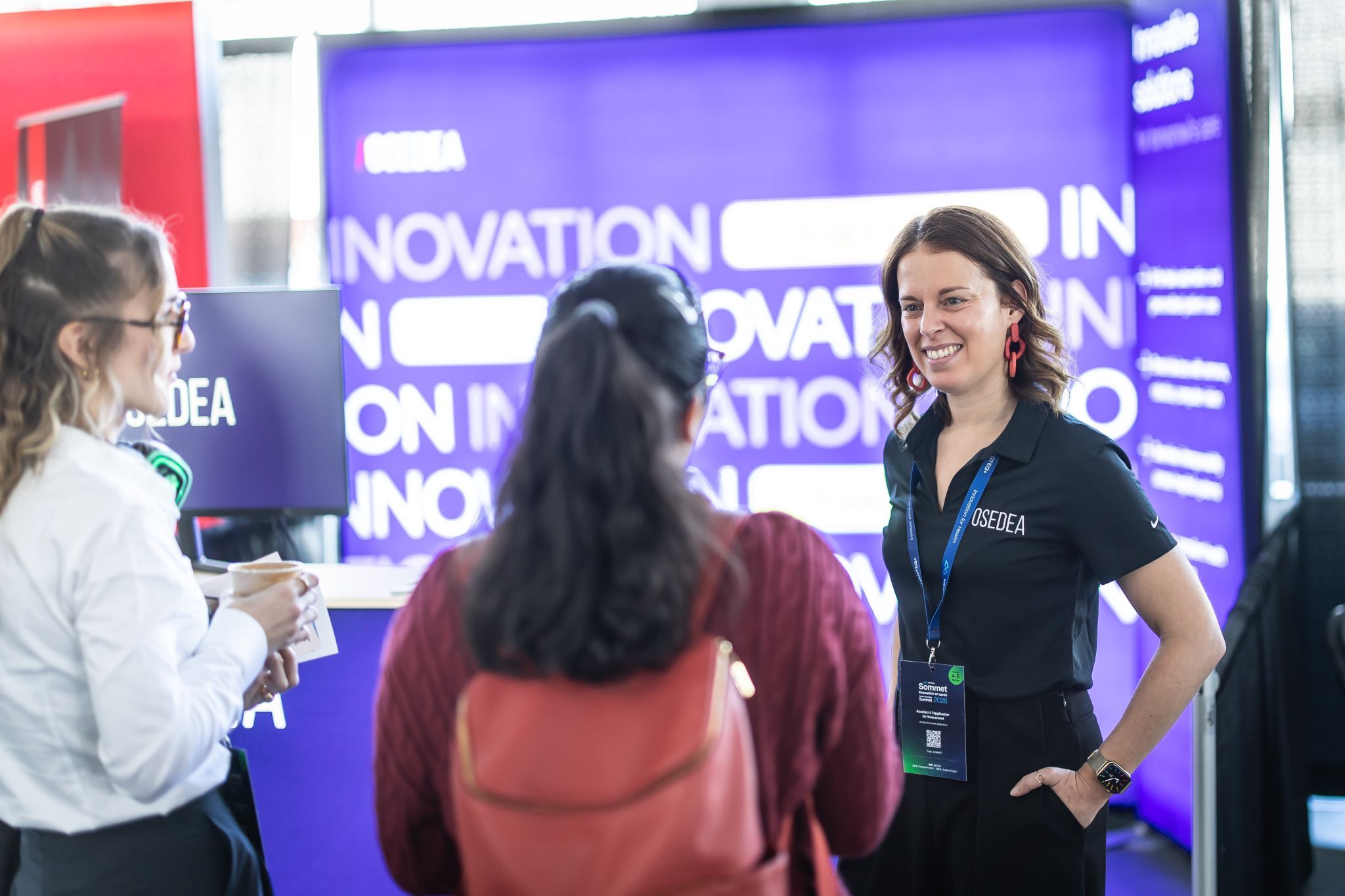 Osedea member discussing with a panel of techmakers