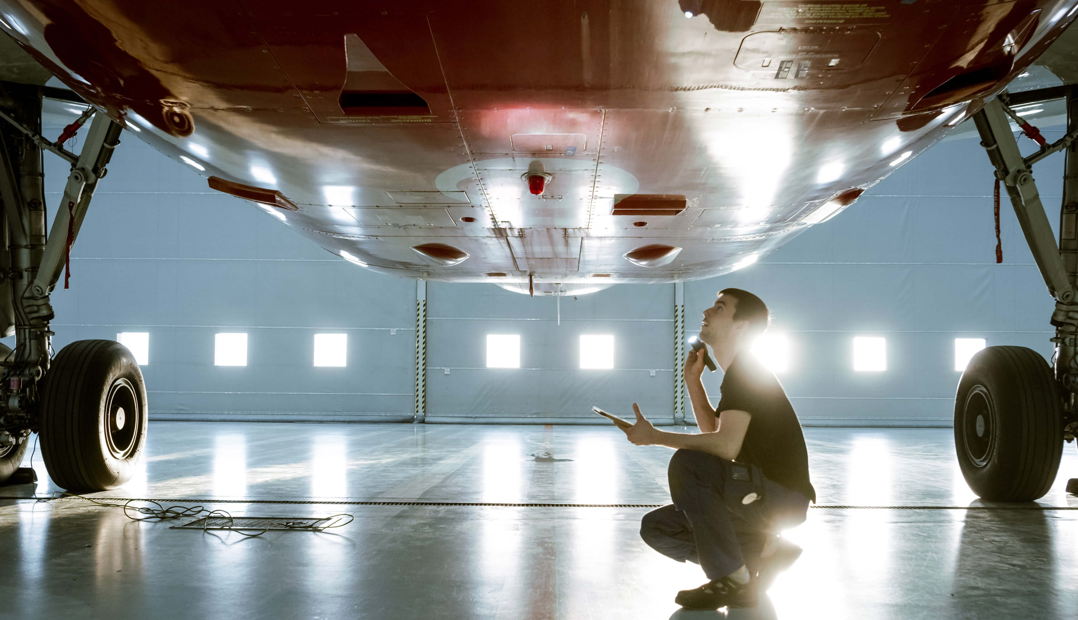 hangar-aircraft-maintenance