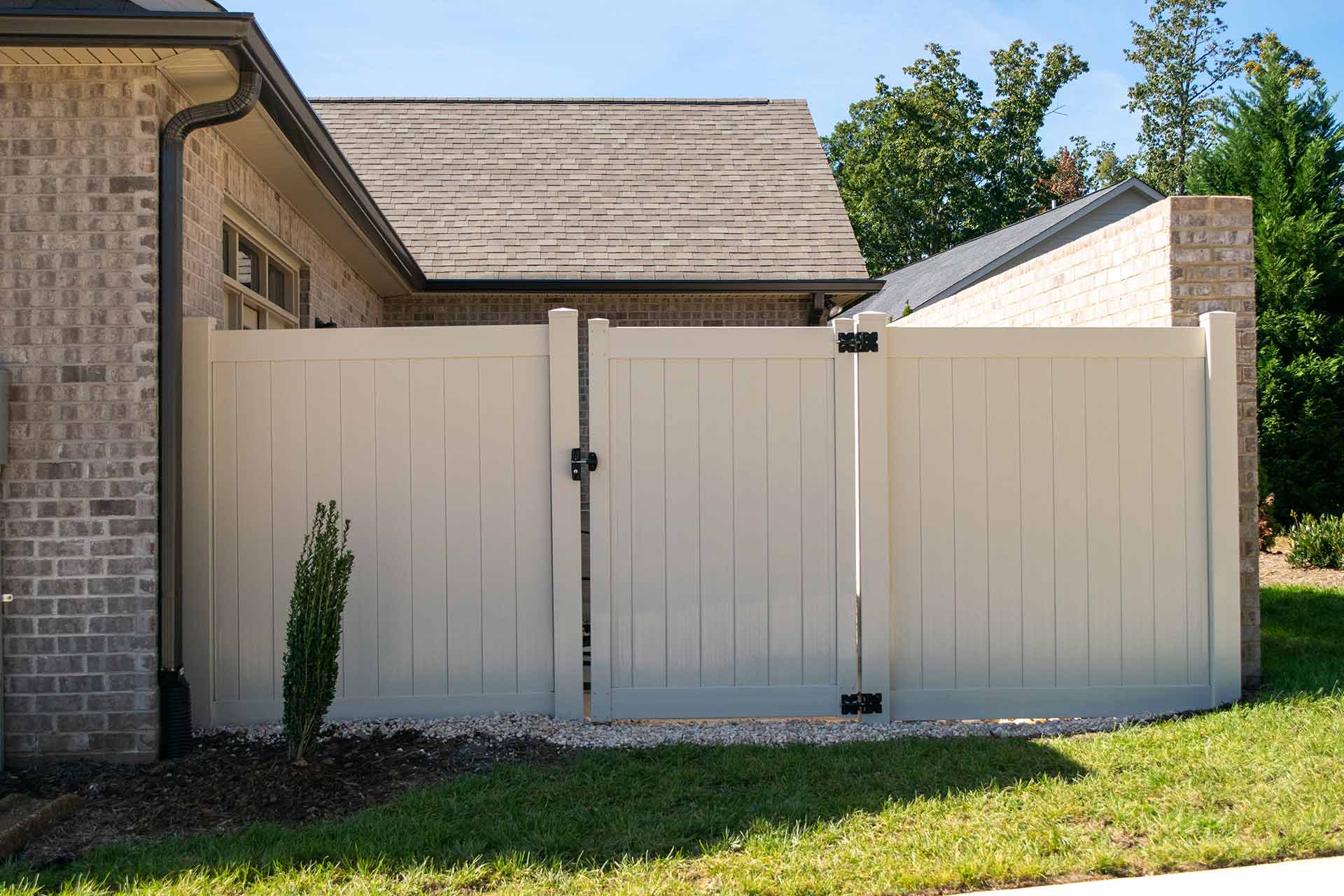 Residential Vinyl Fencing LC Fence, LLC Knoxville, TN