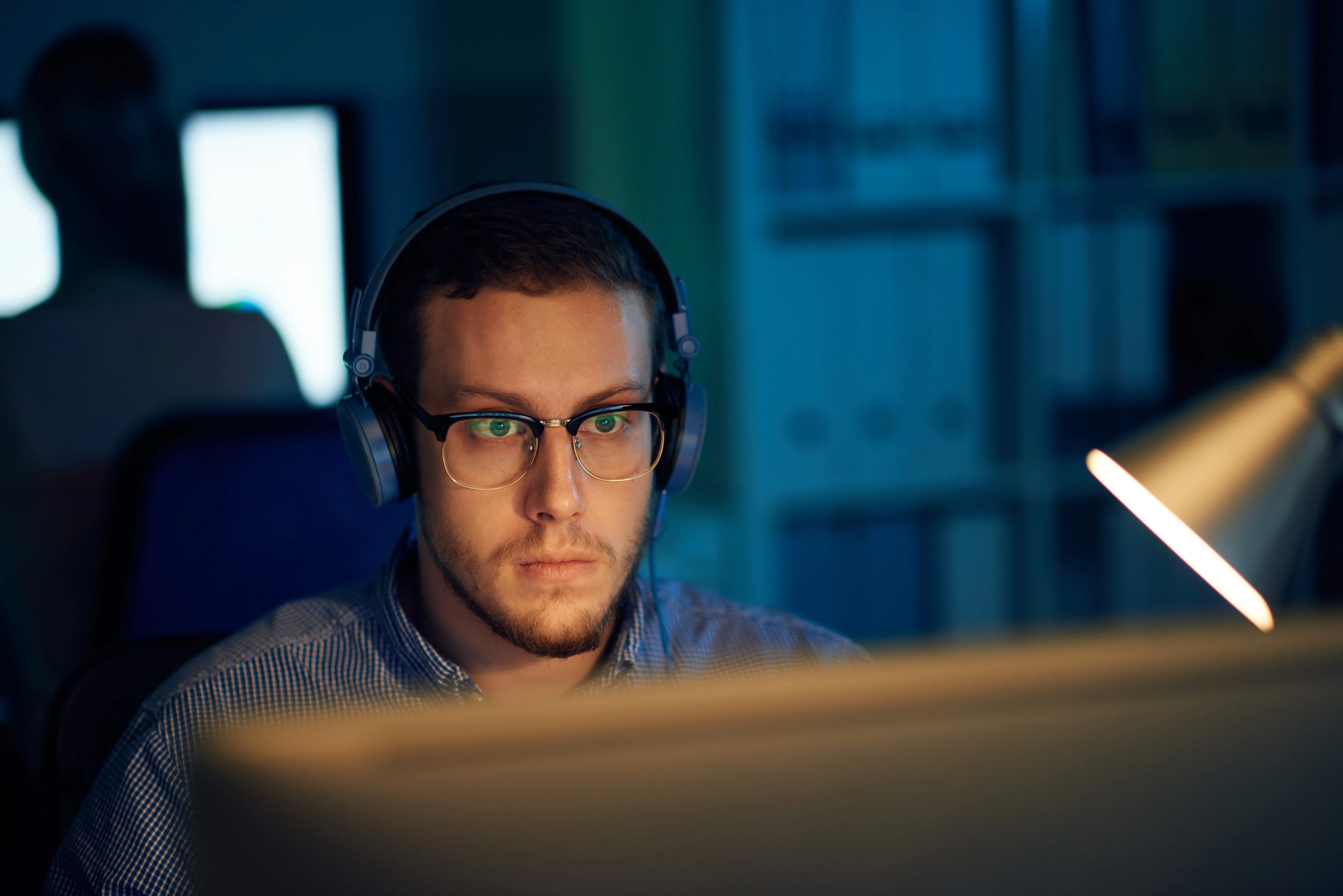 digitalforce_nearshoring_developer_is_programming