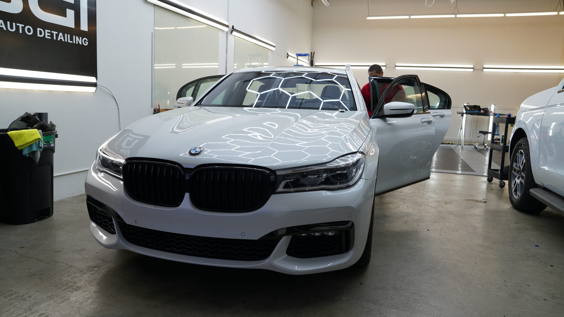 Hydrophobic, high-gloss finish after ceramic coating