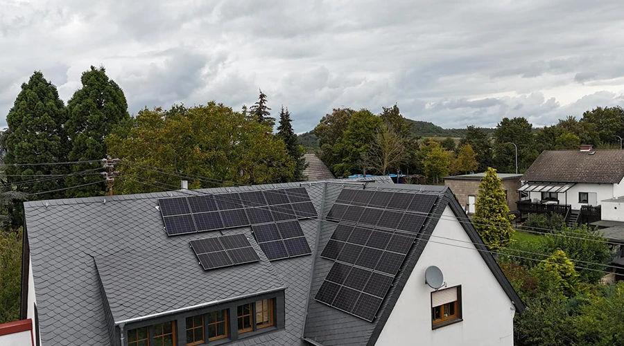 Photovoltaik Förderung Freiburg 2025 – Kombination aus kommunalen Zuschüssen und Landes- sowie Bundesprogrammen