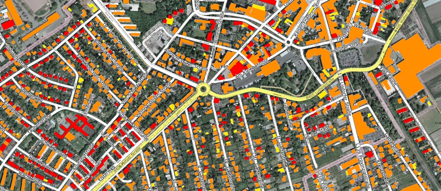 Karte des Landkreises Saarlouis mit eingefärbten Dachflächen je nach PV-Eignung. 