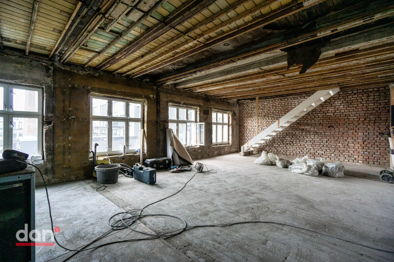 Loftsetasjen i Marstrandgata på Rodeløkka revet ned til konstruksjonen under totalrenoveringen