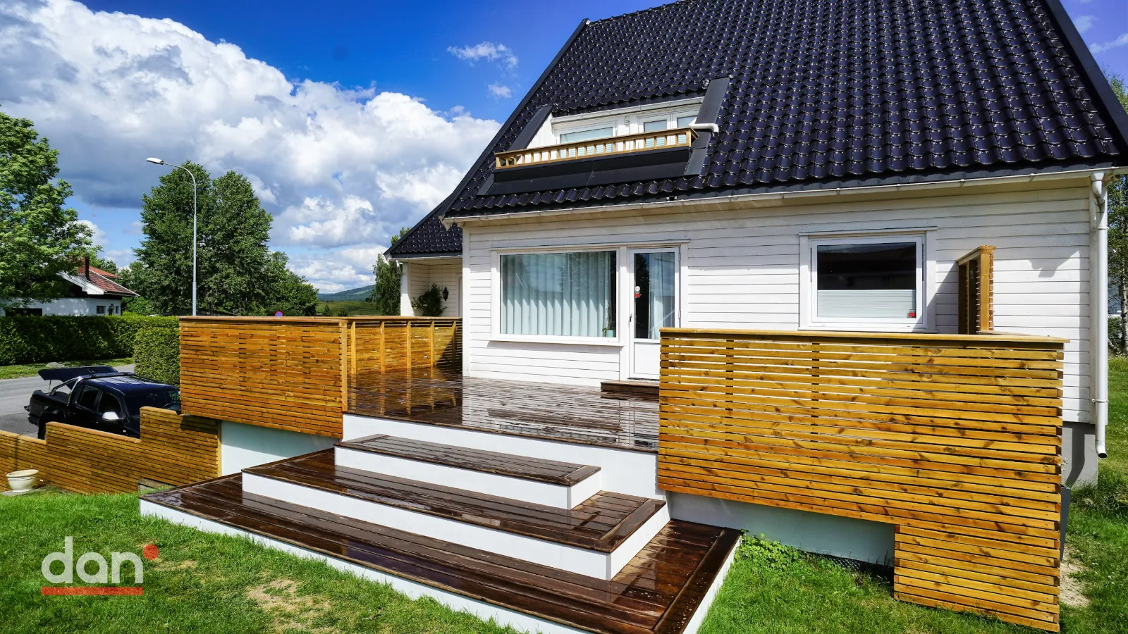 Ny terrasse i tre i Eikstien på Eiksmarka
