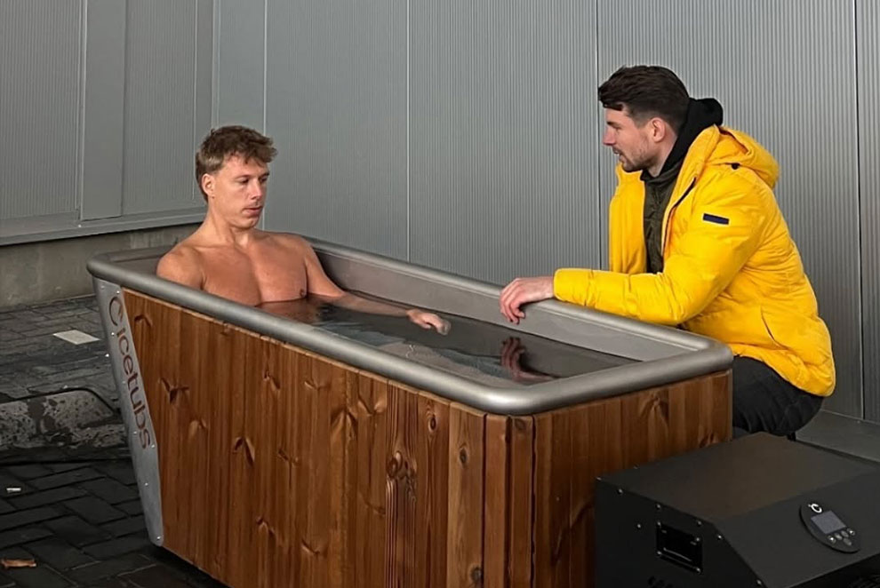 Ice Bath Benefits: What Science Really Says