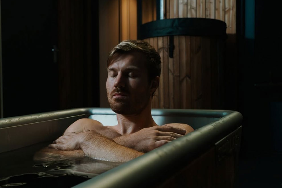 Cold Plunge Tub Benefits for Recovery and Health