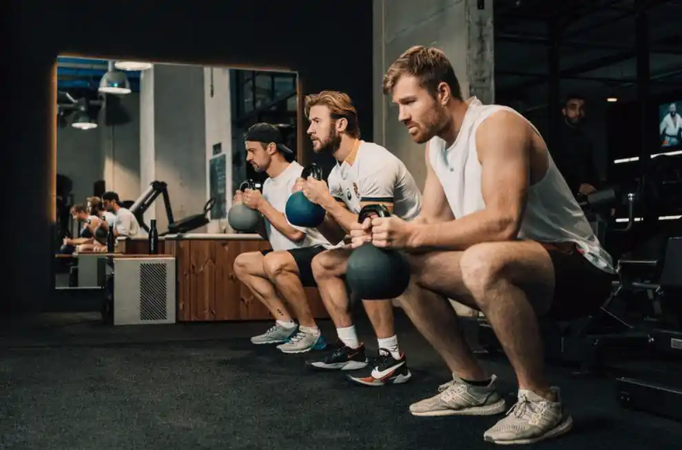 Cold Plunge for Weightlifters: Recovery Without Losing the Bigger Goal