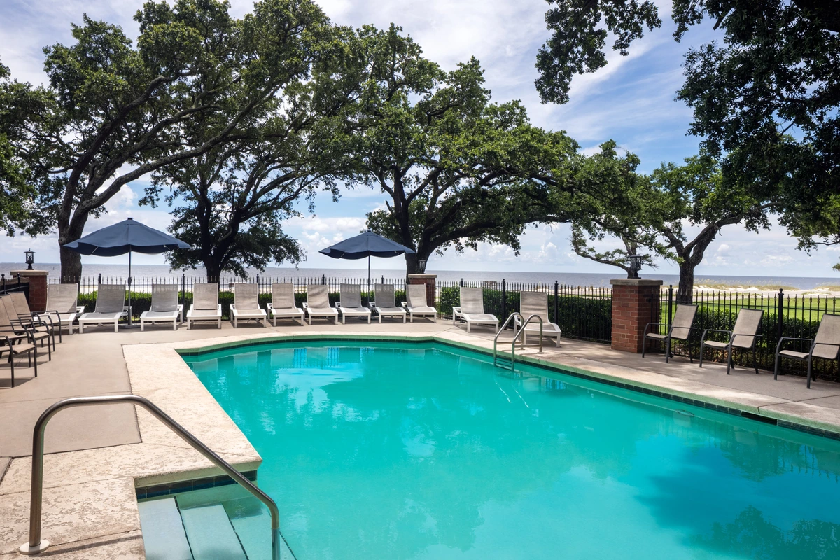 Hotel Pool