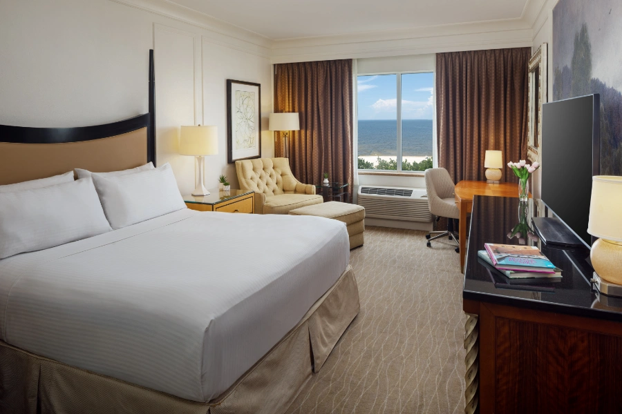 1 King Bed with Gulfside View
