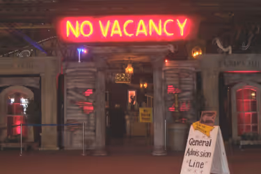 General Admission line entrance