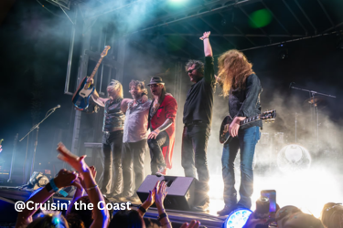 Cruisin' the Coast - Band on stage