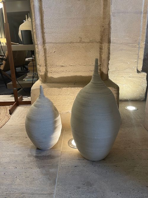 Hier lässig am Boden