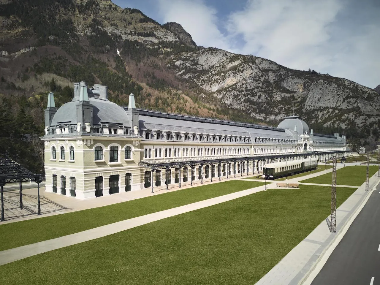 Ein Bahnhof wird zum Luxushotel