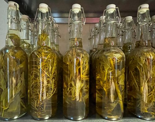 Eingeweckt wird, was nicht niet- und nagelfest ist.