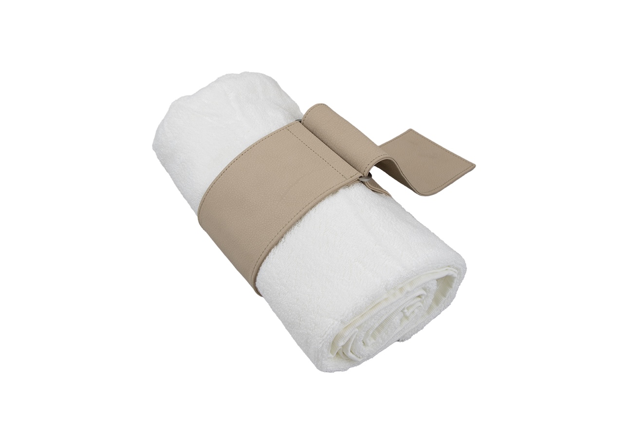 LOOP: Ein Handtuchhalter mit Leder und Magnet
