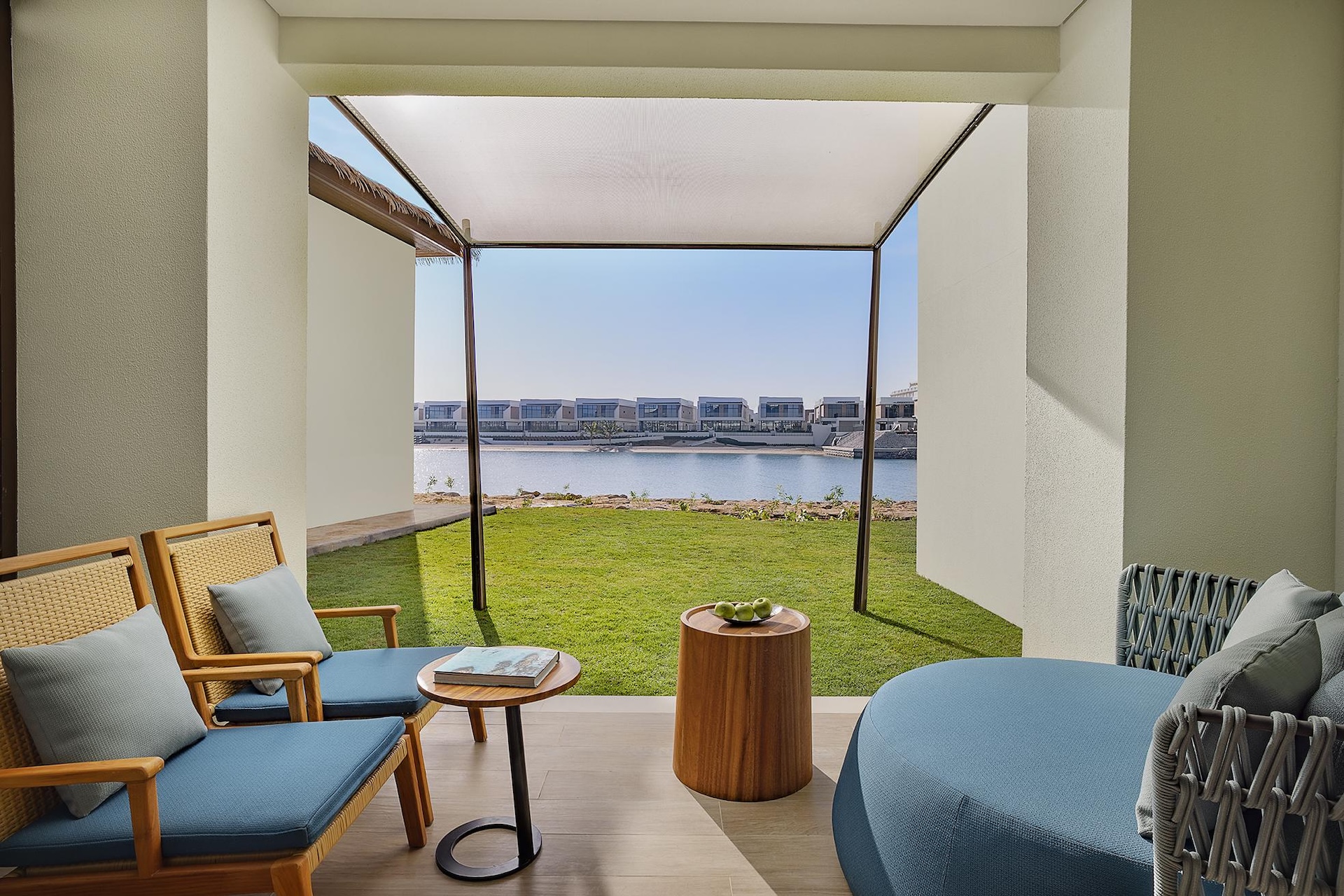 Blick auf den Garten des Hotels
