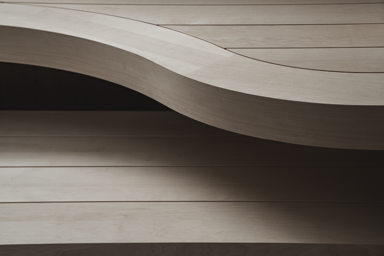Selbst handgefertigte Schreinerdetails in der Sauna