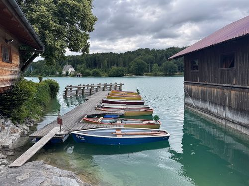 Der See vor der Tür ist das Highlight in der Wallerei