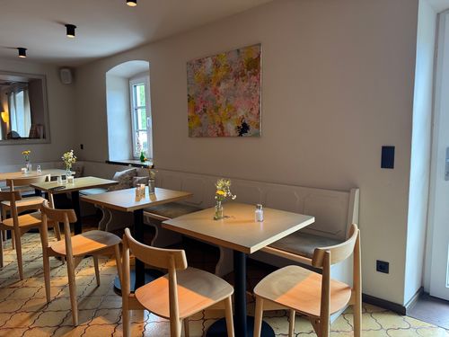 Man sitzt entweder hier...