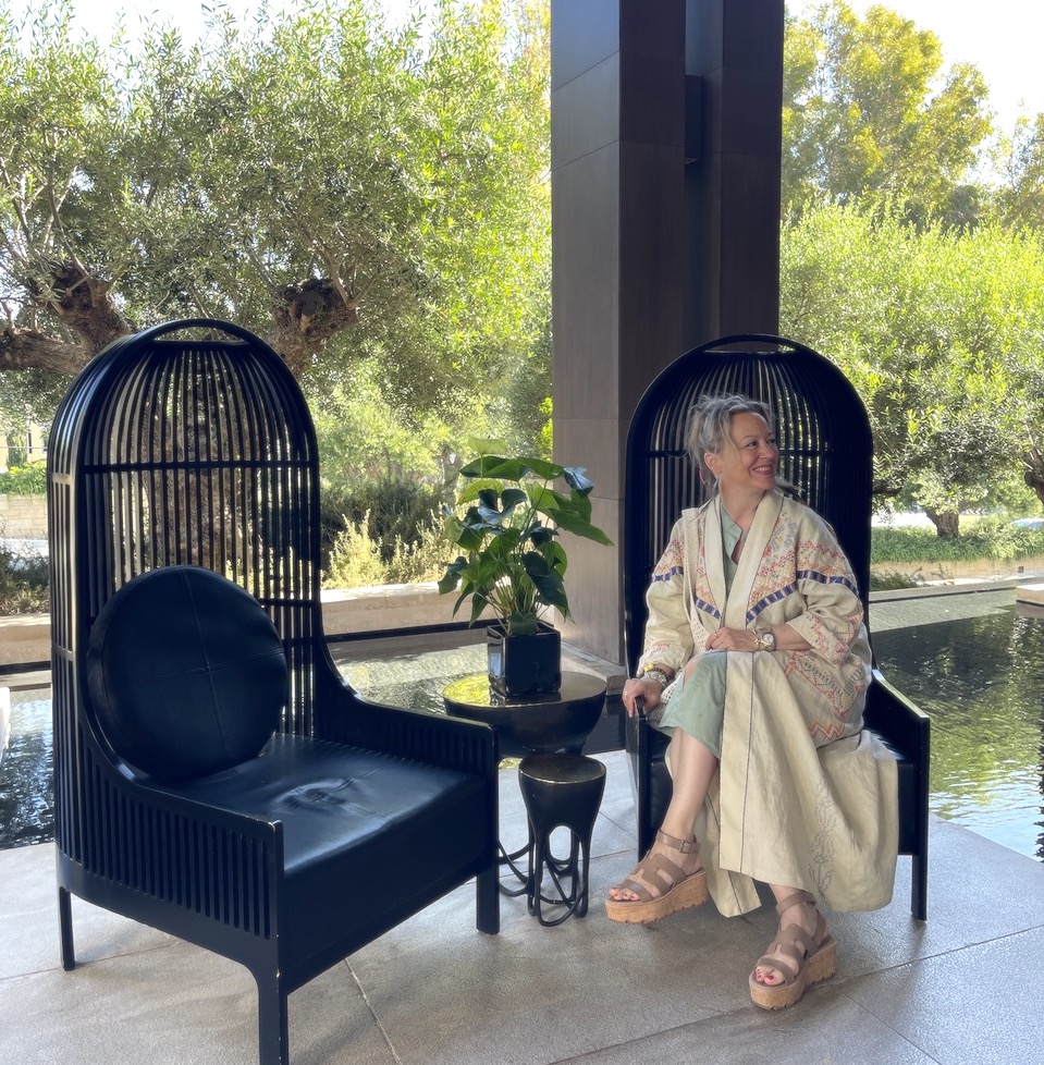 Und die thronartigen Stühle machen sich ebenfalls pima im Eingangsbereich