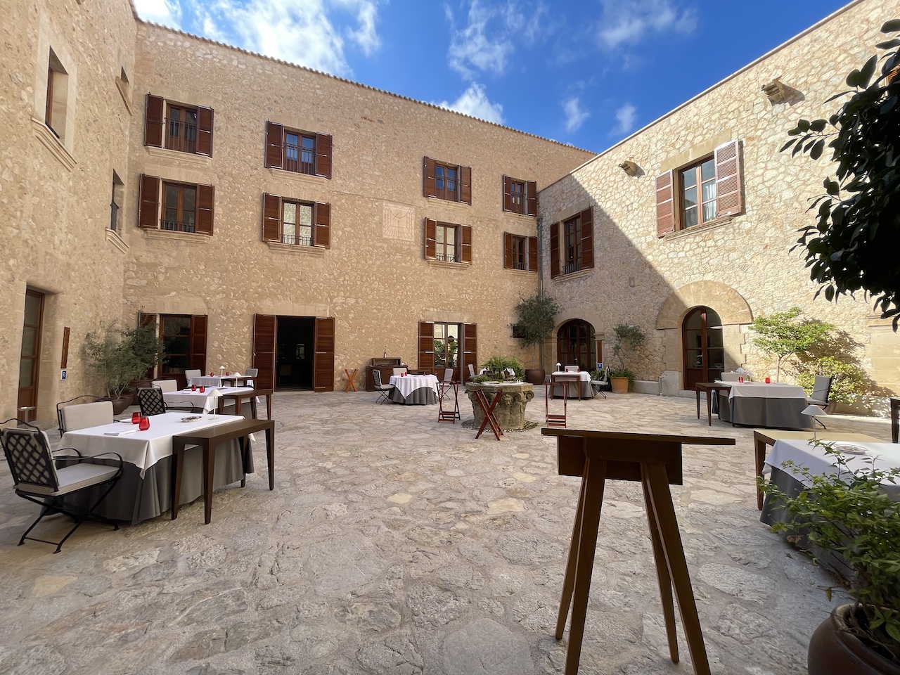 Das Sa Clastra Restaurant