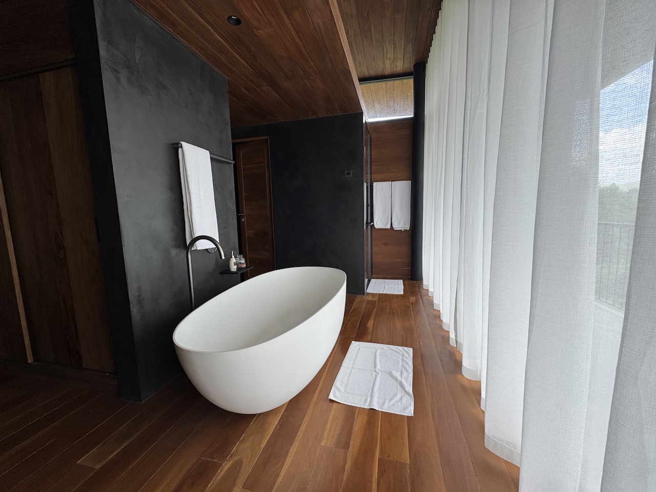 Bad in der 3-Bedroom-Villa