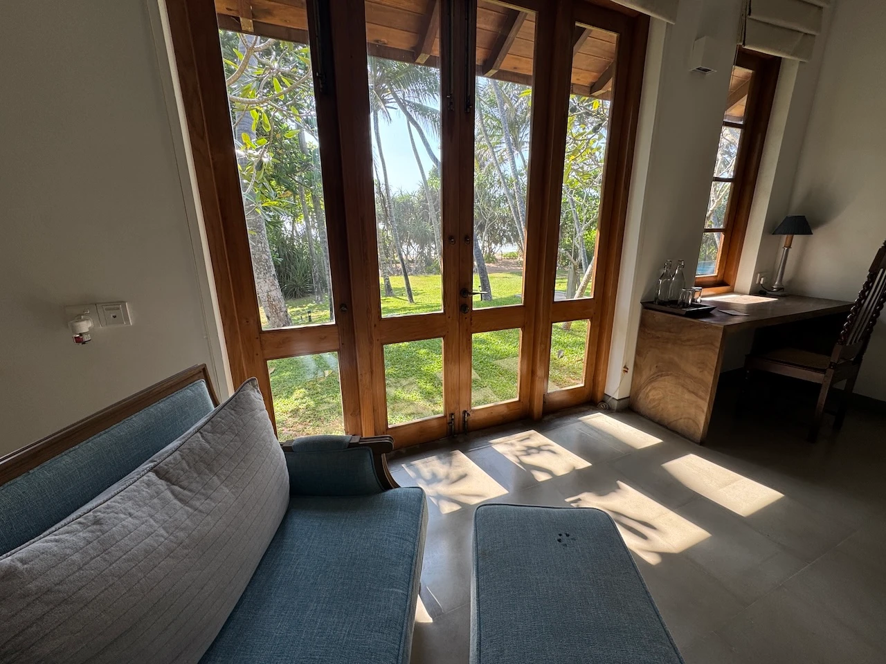 Blick in den Garten vom Zimmer aus