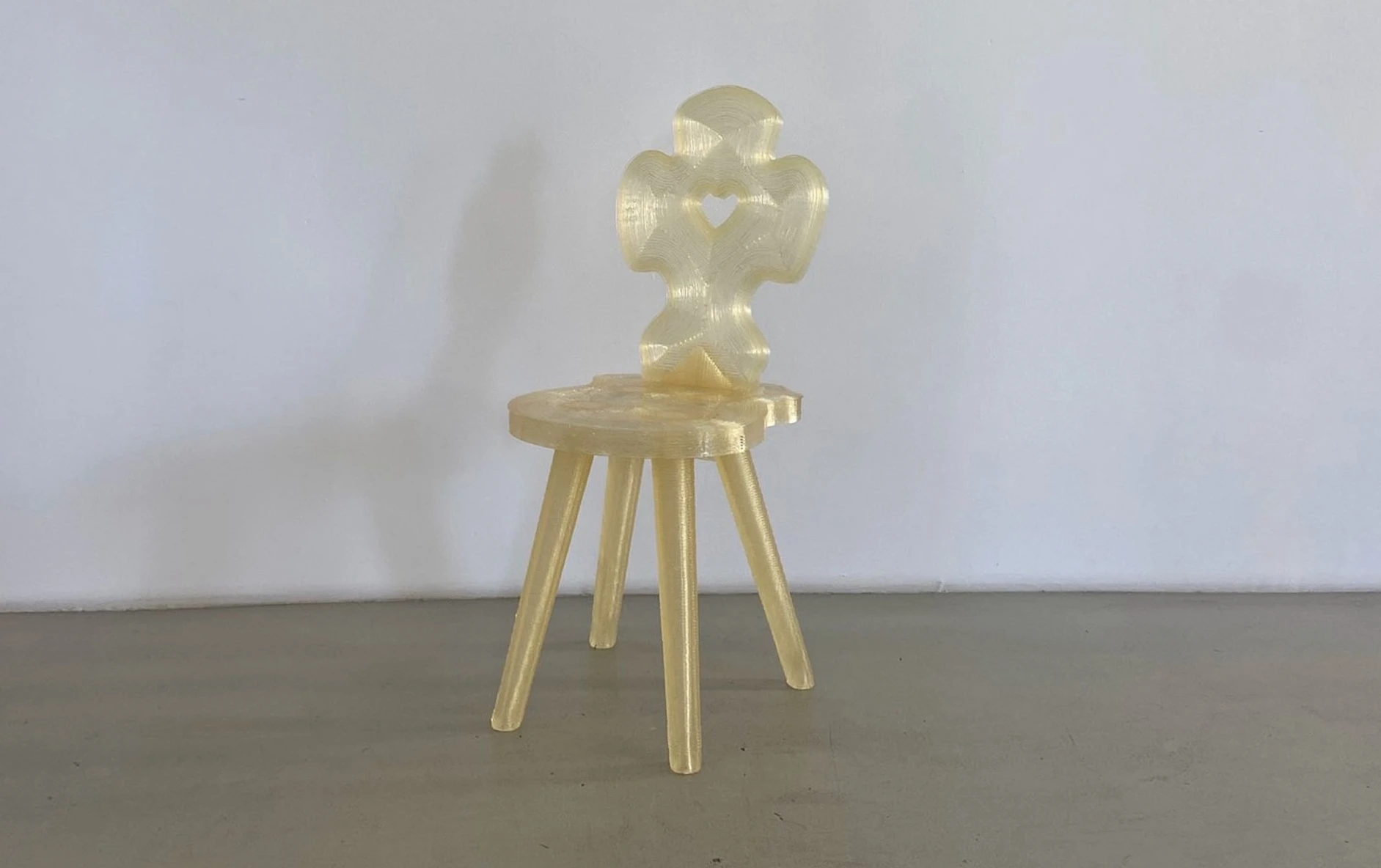 Stuhl Heimatlos von em ef studio © em ef studio 