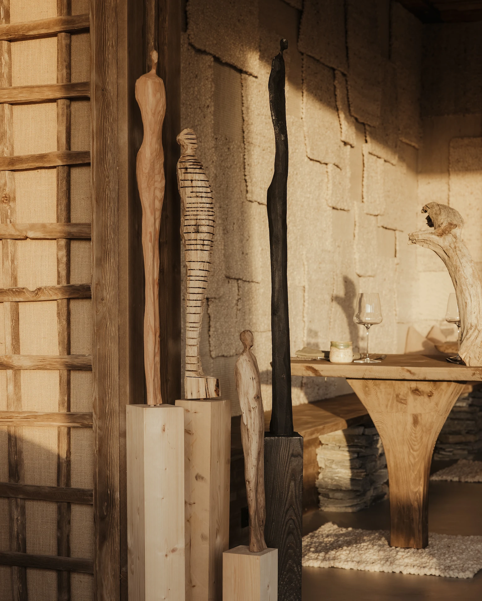 Martin Gruber ist nicht nur Architekt, sondern auch Holzbildhauer