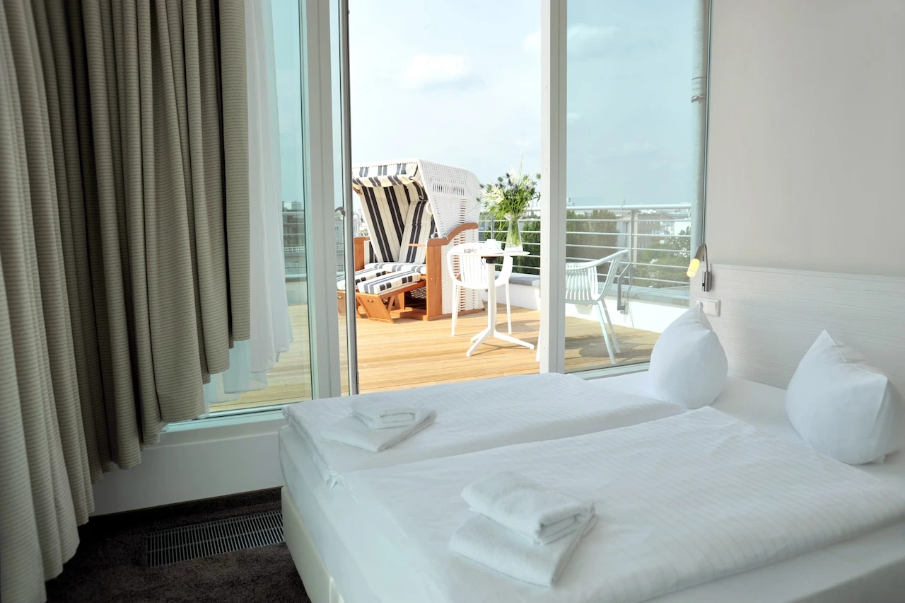 Bei den little BIG Hotels sind Revitalisierungen Usus, z.B. im Hotel Fjord Berlin: Schlafzimmer vor der Revitalisierung