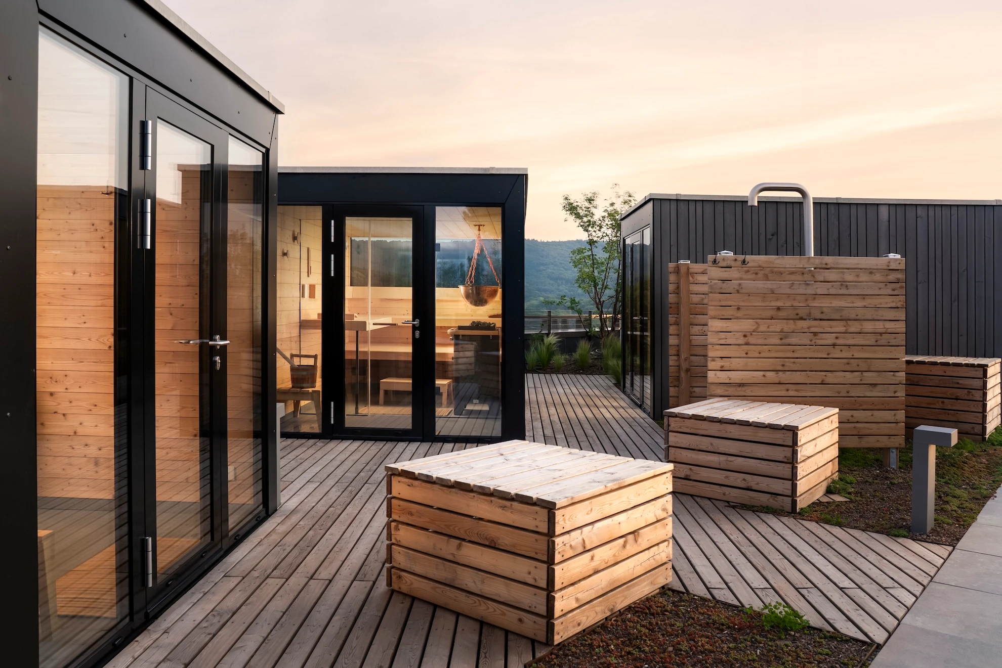 WALD.WEIT: Die Sauna-Cubes auf dem Dach  © Tim Karapetian