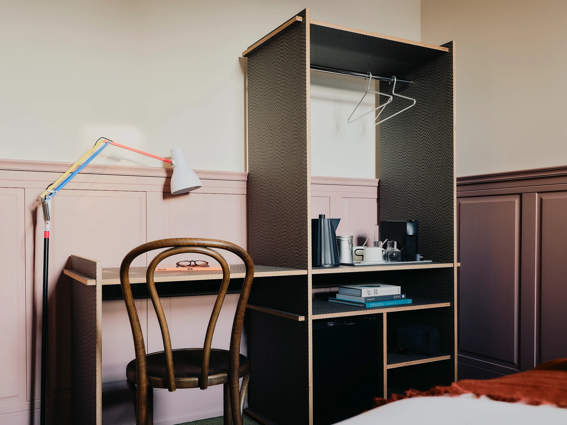 Schreibtisch im Hotel The Dean in Berlin