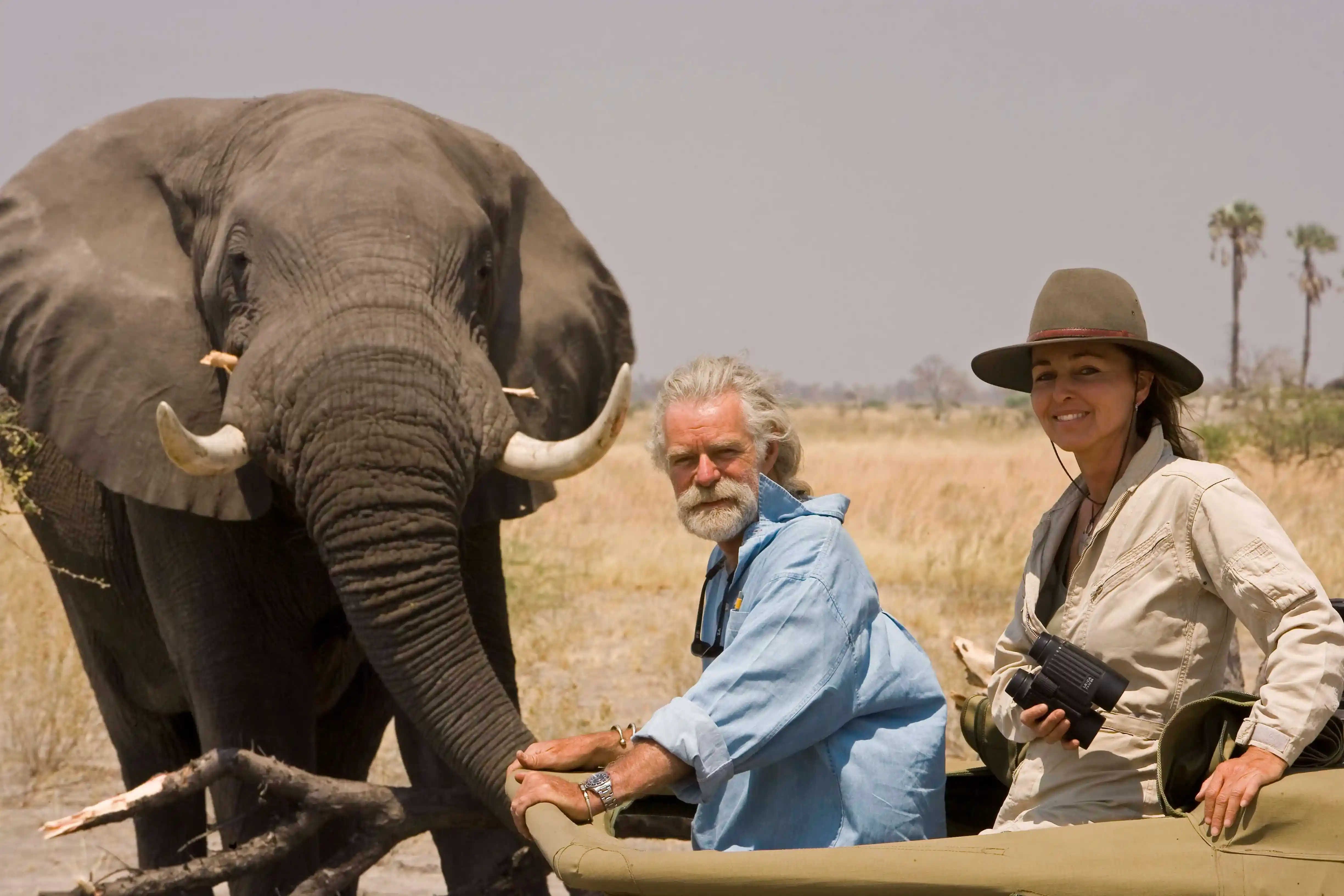 Elefant mit Dereck und Beverly von Great Plains