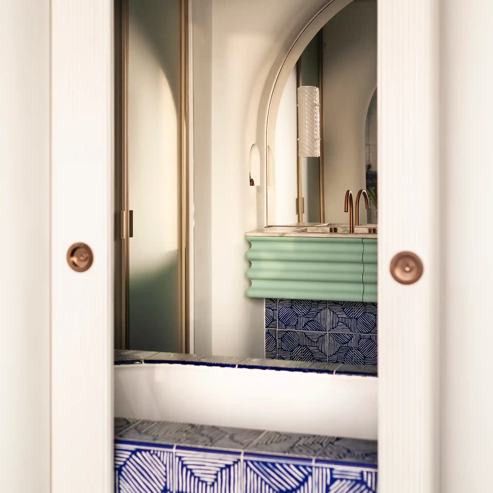 Patricia Urquiola setzt auf Terrakotta, Weiß- und Blautöne | © Jumeirah