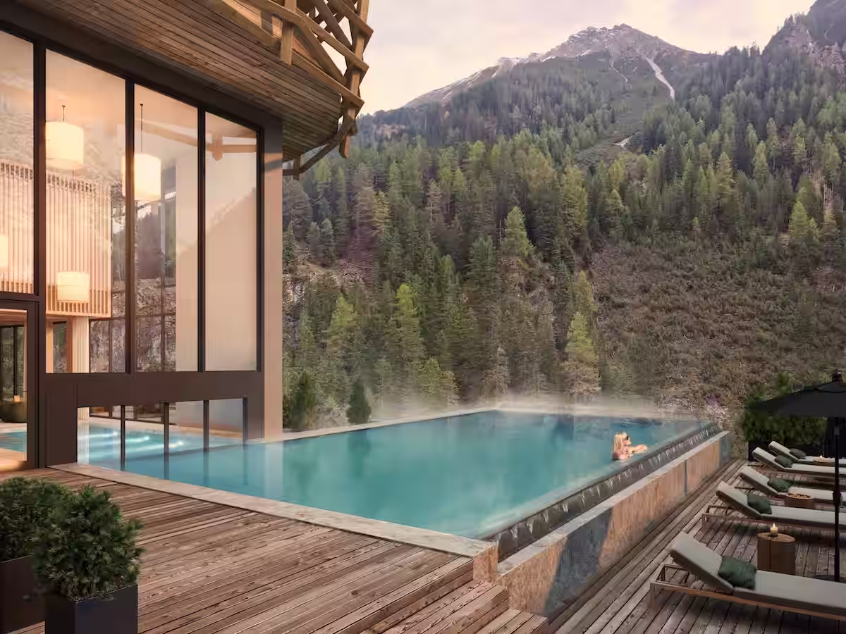 Bella Vista Hotel Südtirol - Pool mit Blick auf die Berge