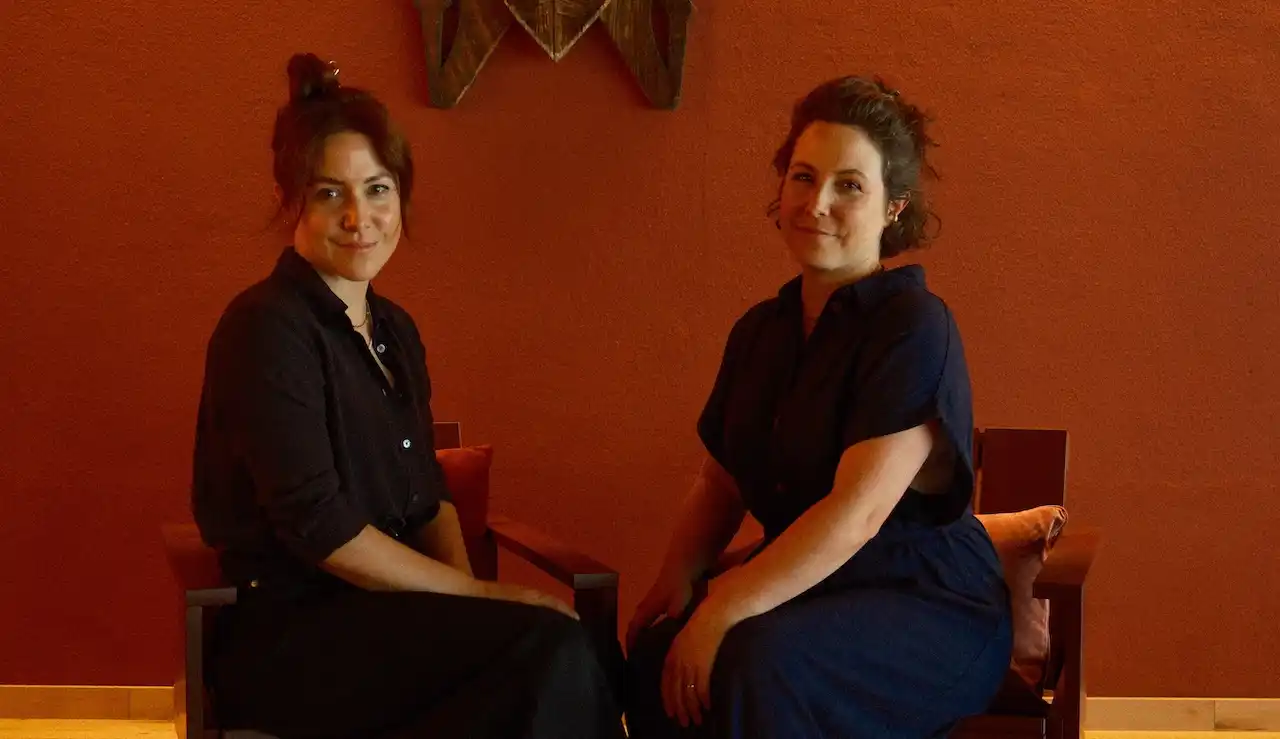 Die Schwestern Jenn und Jess Covi vom Trinserhof