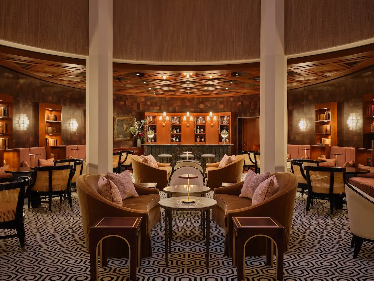 The Charles Hotel Lounge mit schweren Samtsesseln
