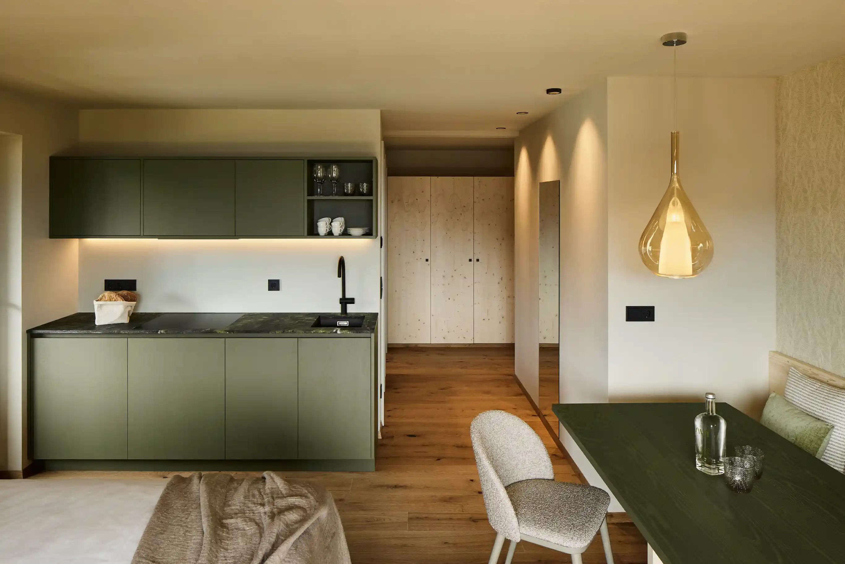 Suite mit Küche im AUI in Meransen