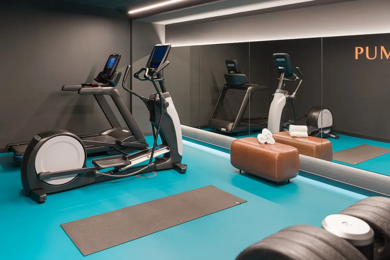 Fitnessraum im EMILU Hotel